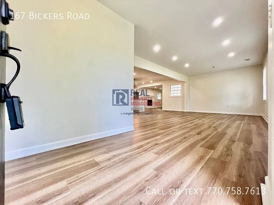 Newly Remodeled Rental Home on Acreage — Photo 2