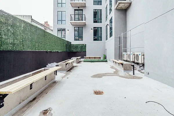 Rented by Nooklyn NYC LLC | media 79