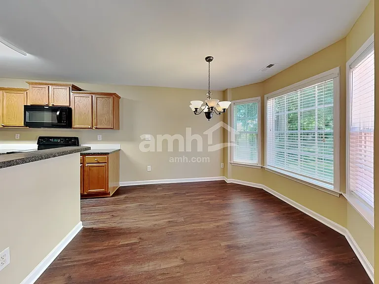 2430 Joshua Ln — Photo 5