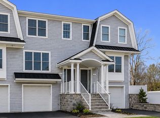 20 Zazzetti St #2, Waldwick, NJ 07463