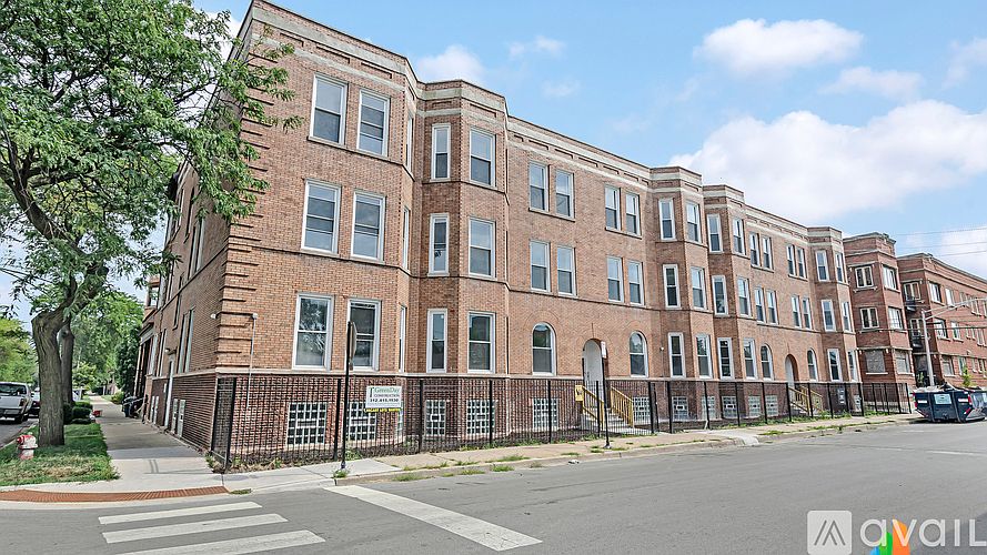 1st image of 4957 S Calumet Ave APT 3