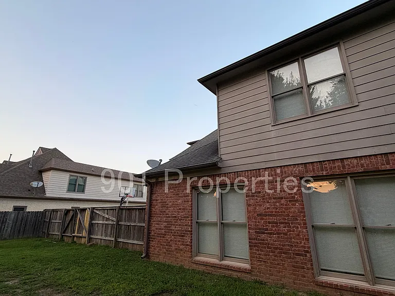 3777 Pavilion Cir — Photo 29
