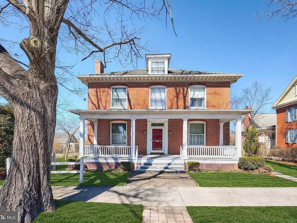 1st image of 318 Lincoln Way W