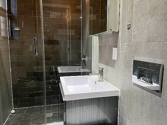 3rd image of 419 E 114th St APT 1W