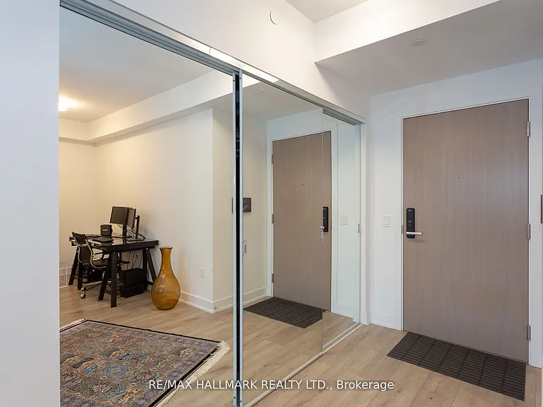 575 Bloor St E #2109 — Photo 3
