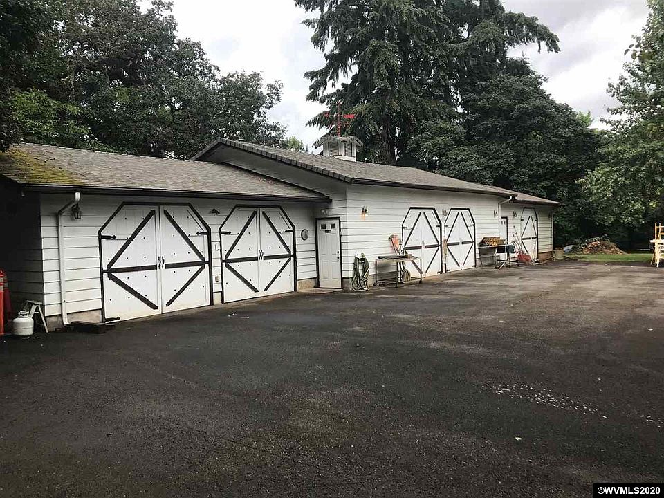 2nd image of 407 Sanrodee Dr SE