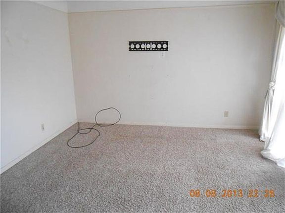 4th image of 20250 Linda Dr