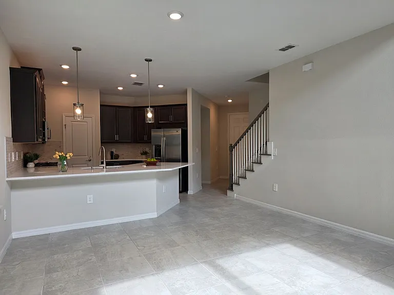 2865 High Pointe St — Photo 9