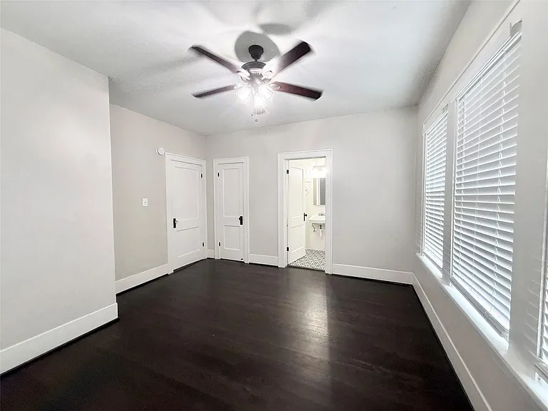1126 Berthea St #11 — Photo 13