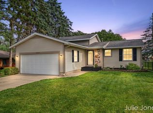 1554 Wakely St NE, Grand Rapids, MI 49505