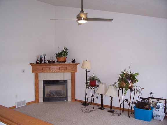 5th image of 2453 Lawrence Dr