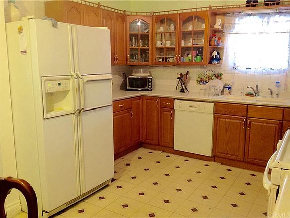 2nd image of 2275 Portola St