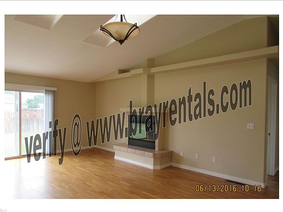 3112 Mountain Brook. fireplace. jpg