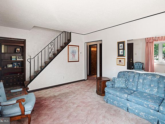 3rd image of 270 Bergen Ave