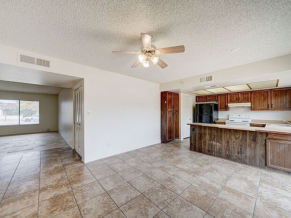 4th image of 7530 W Heatherbrae Dr