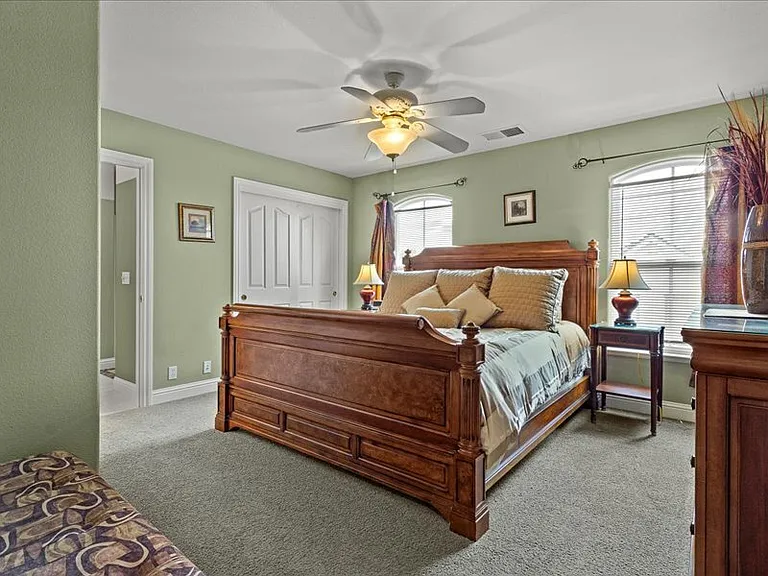 966 McClelland Dr — Photo 19