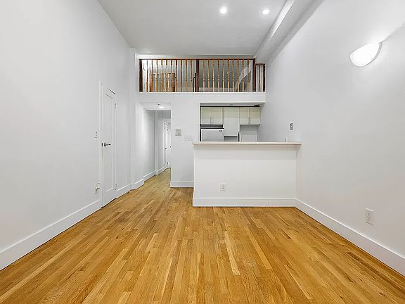 3rd image of 213 E 37th St #1F