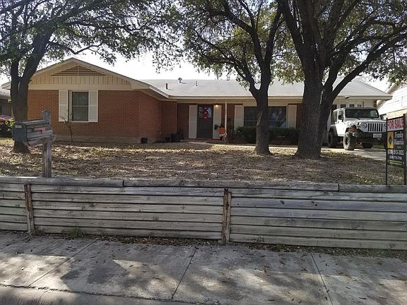 2nd image of 2380 Hillcrest Blvd