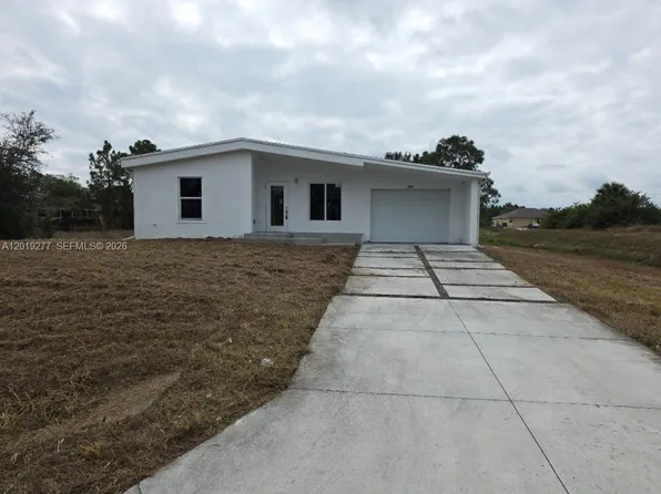 2615 32nd St SW, Lehigh Acres, FL 33976