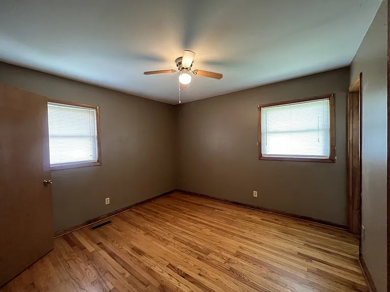 207 N Mulberry St — Photo 13
