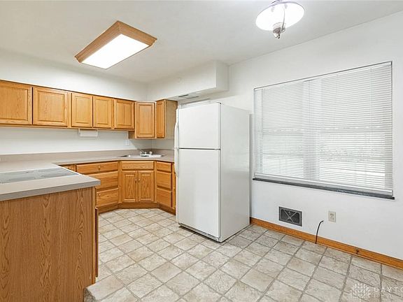 5th image of 704 E Market St