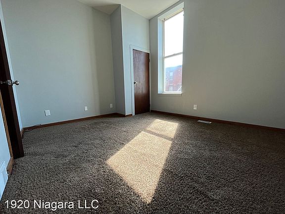 4th image of 1920 Niagara St #5