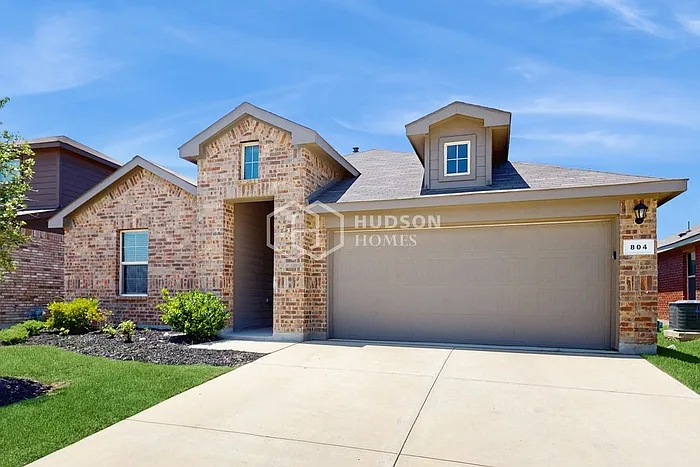 804 Loomis Trl — Photo 1
