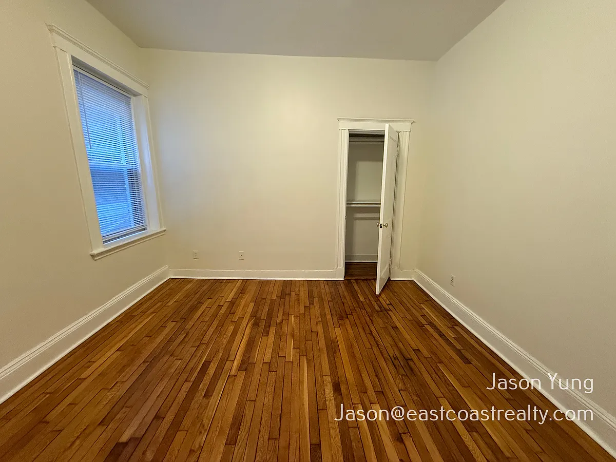 Building Photo - 25 Queensberry St #1