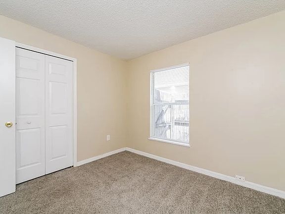 2nd image of 2419 Pinewood Cir #1