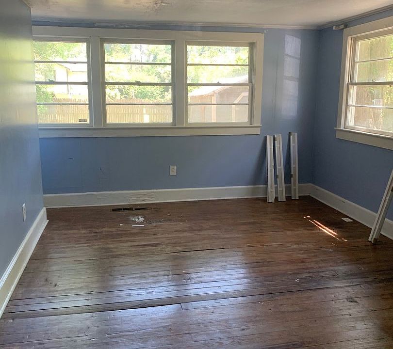 2nd image of 2115 N Troup St