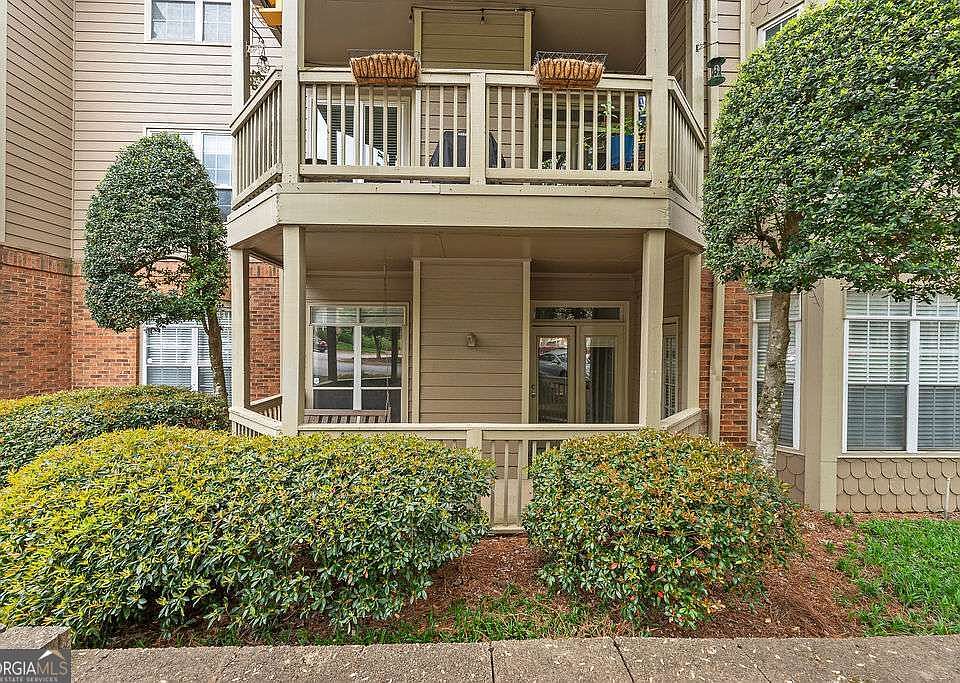 1st image of 1001 Mc Gill Park Ave NE