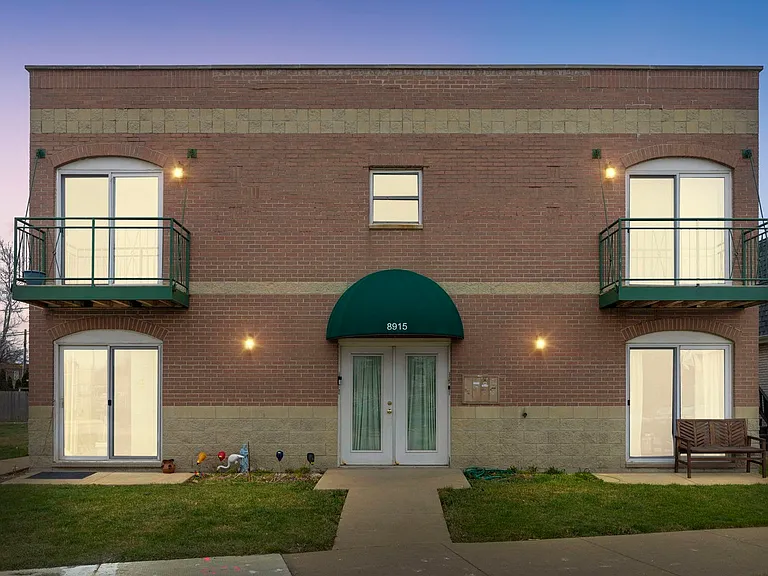 8915 Burlington Ave #102 — Photo 15