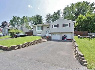68 Appletree Dr, Saugerties, NY 12477