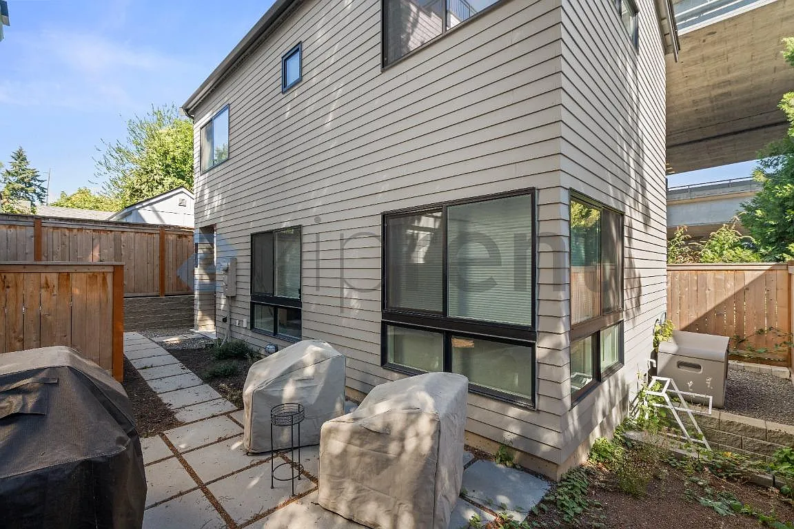2 bed, 2.5 bath, 959 sqft, $3,500 — Photo 2