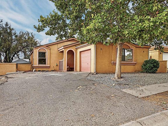 3rd image of 1372 Lil Ave NE