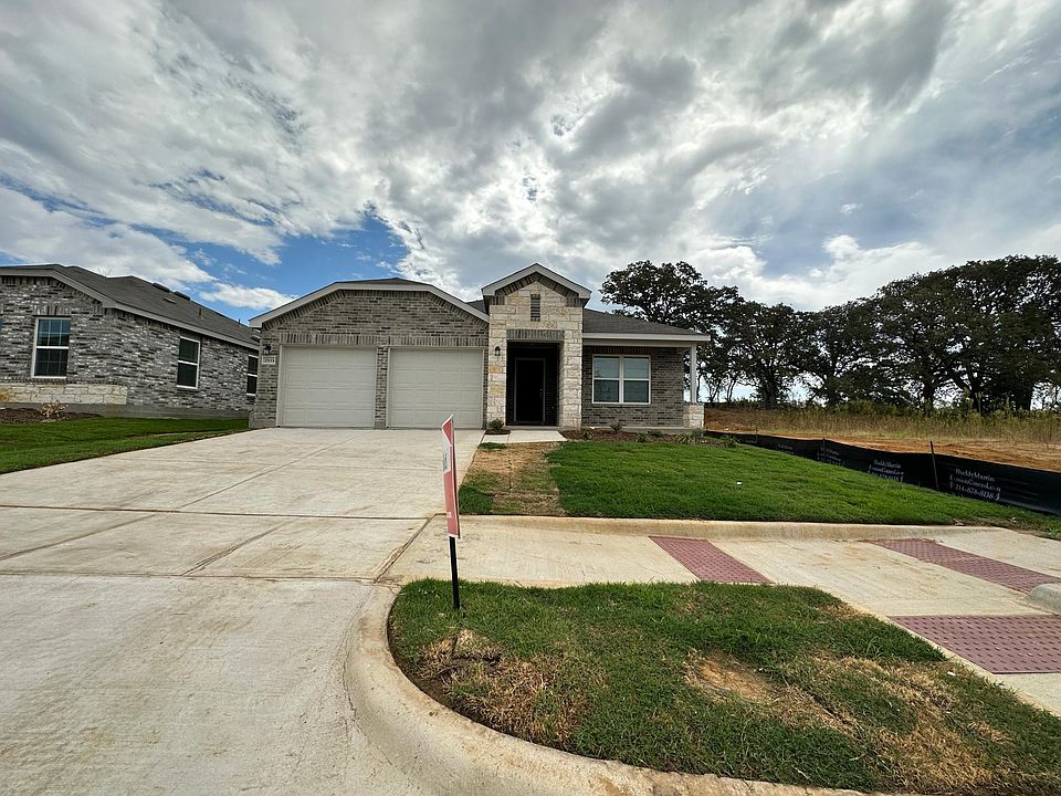 1st image of 2533 Creekbend Dr