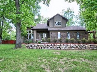 8490 Bennett Lake Rd, Fenton, MI 48430