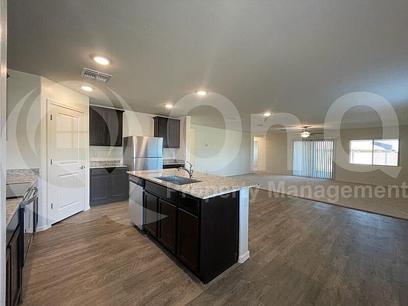 4th image of 2529 N McDonald Ln