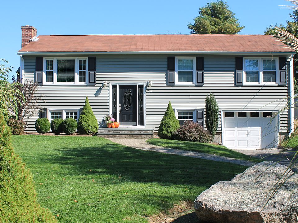 1st image of 220 Greenwood Dr