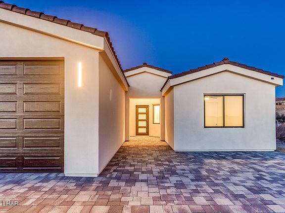 4th image of 7983 Plaza De Las Flores