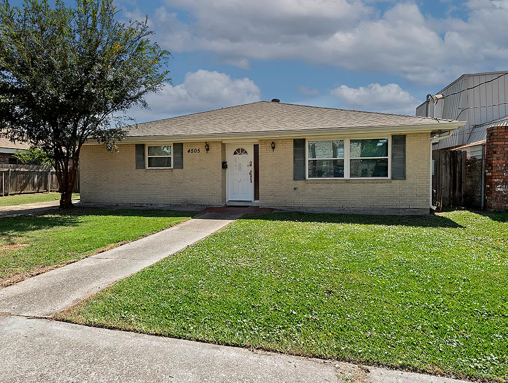3 bed, 2070 sqft, $2,400 — Photo 2
