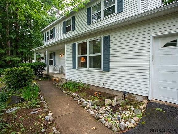4th image of 29 Castleberry Dr