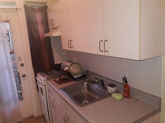 4th image of 1520 Euclid Ave APT 3
