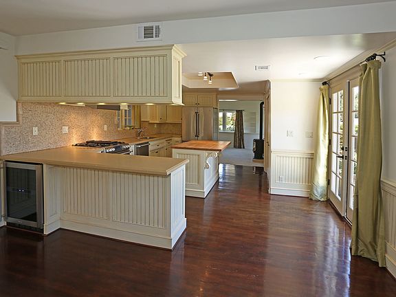 5th image of 1043 Portesuello Ave
