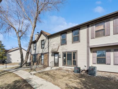 8630 Alpine Dr #B, Urbandale, IA, 50322