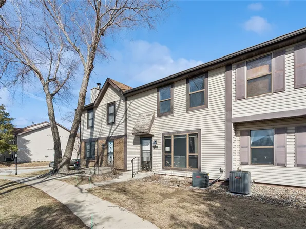 8630 Alpine Dr #B, Urbandale, IA 50322
