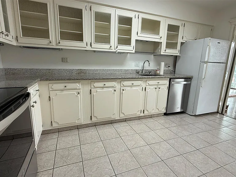 2200 Willowick Rd #11B — Photo 7