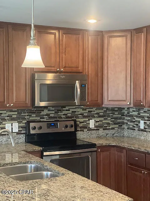 3 bed, 1229 sqft, $2,200 — Photo 4