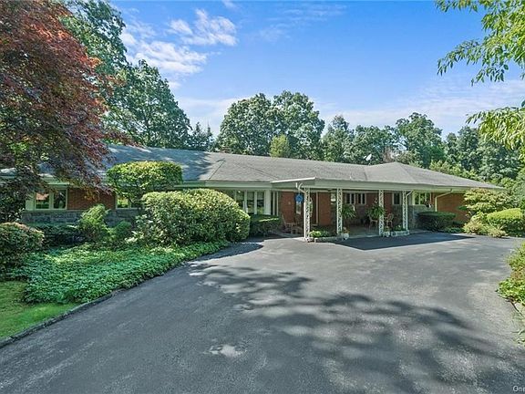 3rd image of 123 Dogwood Ln