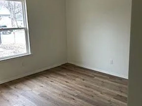 4th image of 436 Northridge Dr E